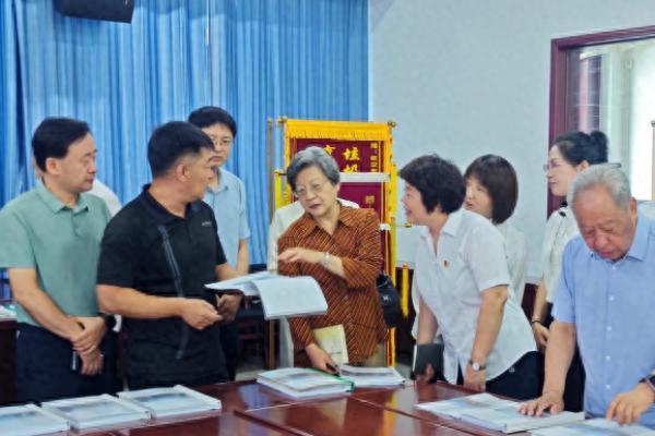 配资炒股网开 山西省关工委专家评估组在临汾市尧都区调研校家社协同育人工作